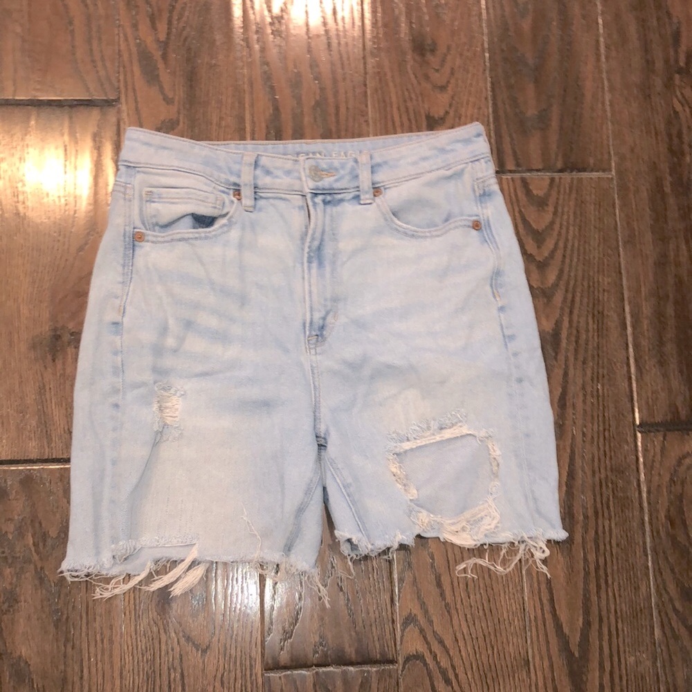 American eagle MOM straight jean shorts distressed size 8